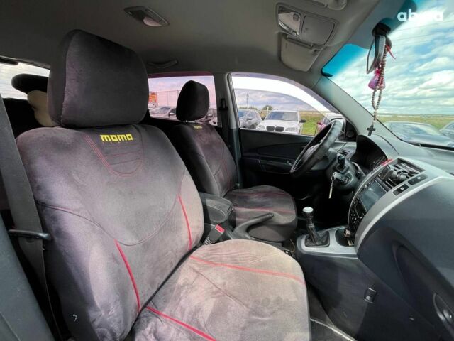 Серый Хендай Туксон, объемом двигателя 2 л и пробегом 255 тыс. км за 7490 $, фото 15 на Automoto.ua