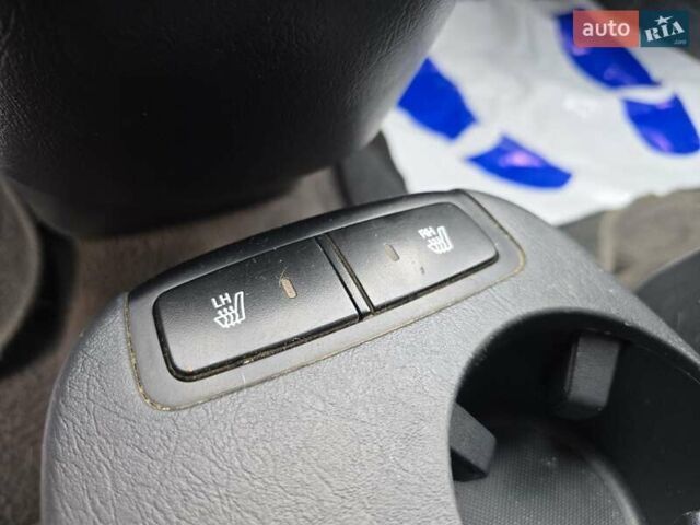 Сірий Хендай Туксон, об'ємом двигуна 1.98 л та пробігом 250 тис. км за 6900 $, фото 18 на Automoto.ua