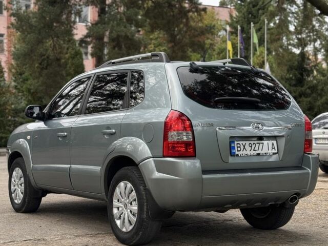 Серый Хендай Туксон, объемом двигателя 2 л и пробегом 159 тыс. км за 7299 $, фото 8 на Automoto.ua