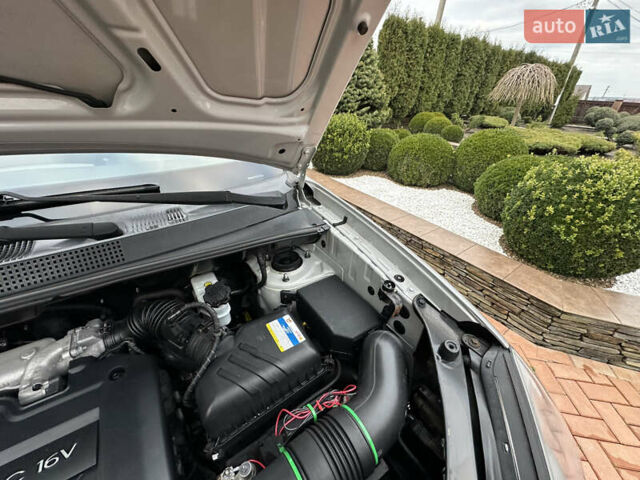 Серый Хендай Туксон, объемом двигателя 1.98 л и пробегом 217 тыс. км за 8500 $, фото 53 на Automoto.ua