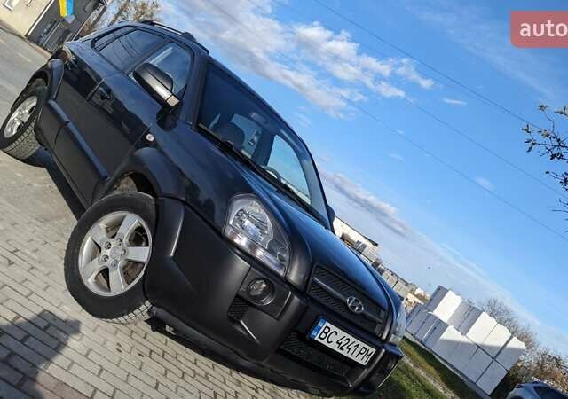 Хендай Туксон 2007 у Івано-Франківську на Automoto.ua Сірий Хендай Туксон, об'ємом двигуна 2 л та пробігом 260 тис. км за 7950 $, фото 2 на Automoto.ua