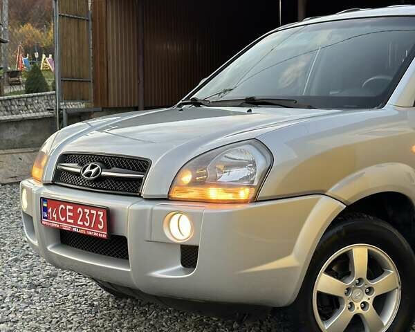 Хендай Туксон 2007 в Бережанах на Automoto.ua Серый Хендай Туксон, объемом двигателя 2 л и пробегом 172 тыс. км за 7400 $, фото 29 на Automoto.ua