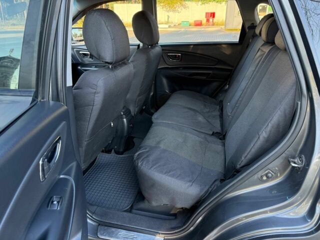 Серый Хендай Туксон, объемом двигателя 2 л и пробегом 282 тыс. км за 7950 $, фото 17 на Automoto.ua