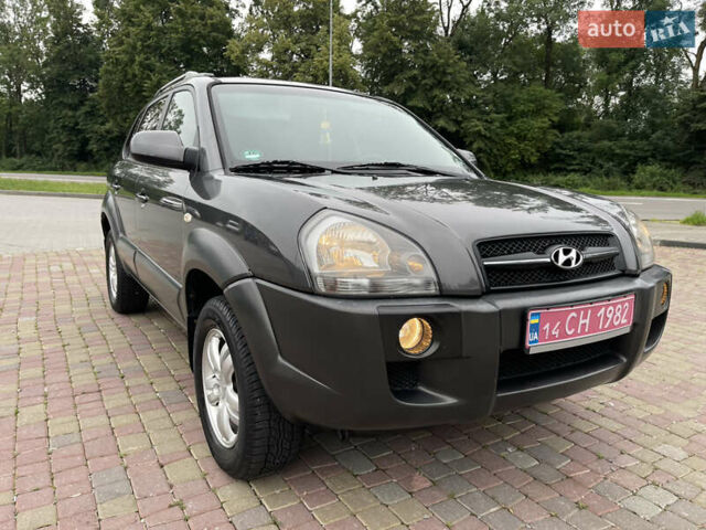 Хендай Туксон 2007 в Калуше на Automoto.ua Серый Хендай Туксон, объемом двигателя 2 л и пробегом 182 тыс. км за 7600 $, фото 14 на Automoto.ua