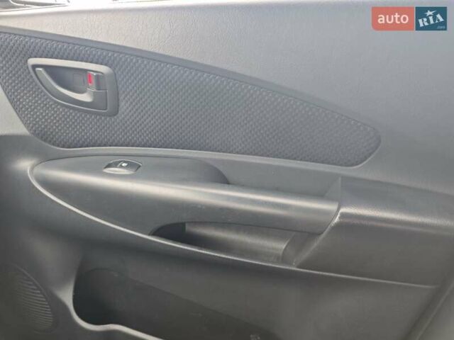 Серый Хендай Туксон, объемом двигателя 1.98 л и пробегом 173 тыс. км за 7450 $, фото 27 на Automoto.ua