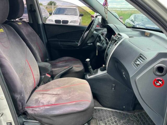 Хендай Туксон 2007 в Львове на Automoto.ua Серый Хендай Туксон, объемом двигателя 2 л и пробегом 255 тыс. км за 6590 $, фото 17 на Automoto.ua