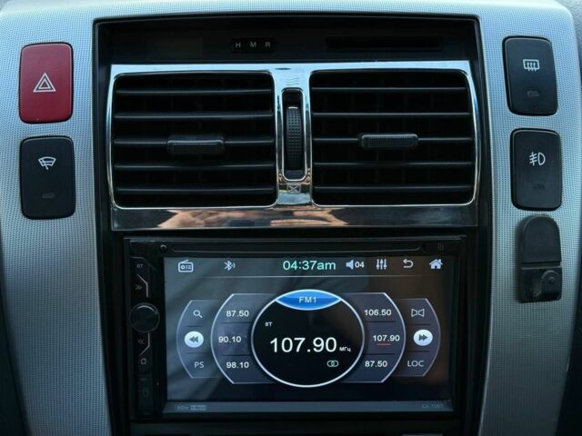 Серый Хендай Туксон, объемом двигателя 2 л и пробегом 282 тыс. км за 7950 $, фото 21 на Automoto.ua