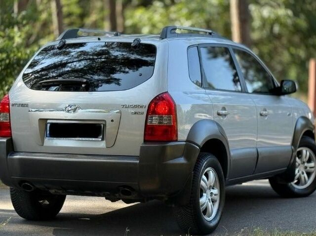 Хендай Туксон 2007 в Харькове на Automoto.ua Серый Хендай Туксон, объемом двигателя 2 л и пробегом 200 тыс. км за 2500 $, фото 1 на Automoto.ua