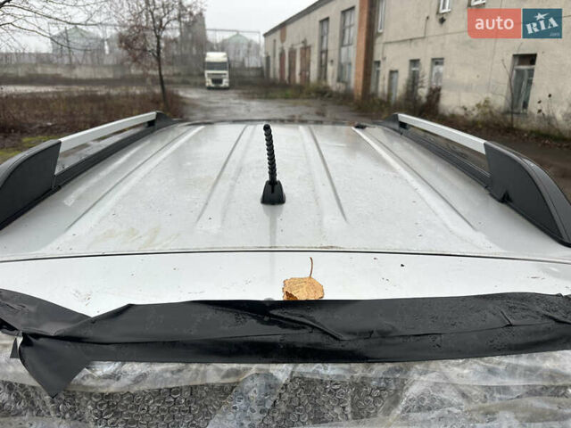 Серый Хендай Туксон, объемом двигателя 1.98 л и пробегом 340 тыс. км за 3999 $, фото 8 на Automoto.ua