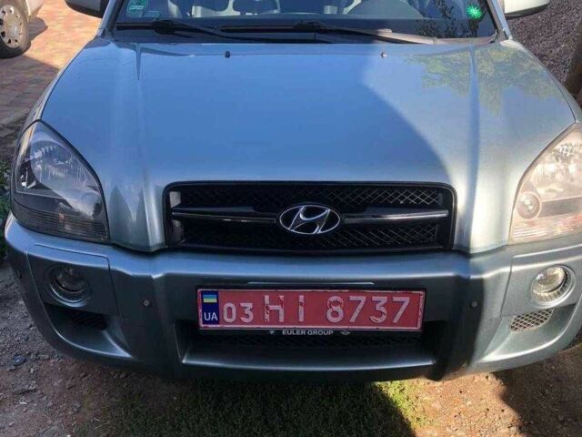 Сірий Хендай Туксон, об'ємом двигуна 2 л та пробігом 165 тис. км за 8000 $, фото 2 на Automoto.ua
