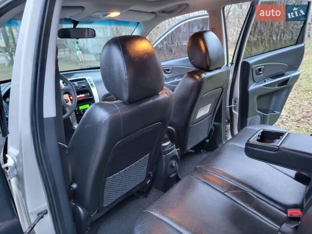 Серый Хендай Туксон, объемом двигателя 2 л и пробегом 240 тыс. км за 8300 $, фото 123 на Automoto.ua