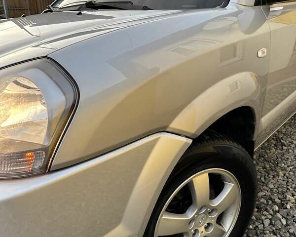 Хендай Туксон 2007 в Бережанах на Automoto.ua Серый Хендай Туксон, объемом двигателя 2 л и пробегом 172 тыс. км за 7400 $, фото 18 на Automoto.ua