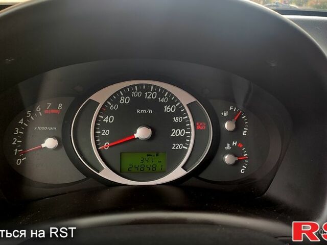 Серый Хендай Туксон, объемом двигателя 2 л и пробегом 249 тыс. км за 7300 $, фото 5 на Automoto.ua