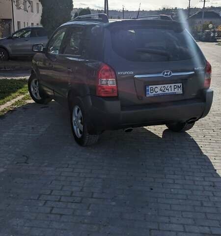 Хендай Туксон 2007 у Івано-Франківську на Automoto.ua Сірий Хендай Туксон, об'ємом двигуна 2 л та пробігом 260 тис. км за 7950 $, фото 1 на Automoto.ua