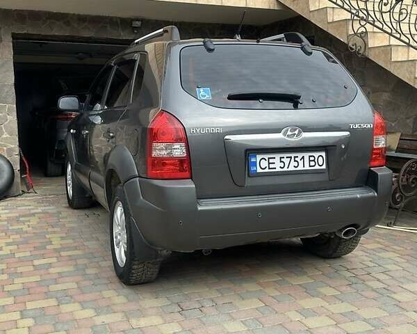 Сірий Хендай Туксон, об'ємом двигуна 2 л та пробігом 230 тис. км за 8400 $, фото 1 на Automoto.ua