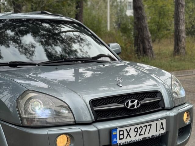 Серый Хендай Туксон, объемом двигателя 2 л и пробегом 159 тыс. км за 7299 $, фото 4 на Automoto.ua