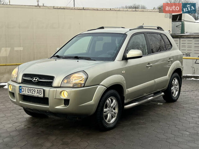 Сірий Хендай Туксон, об'ємом двигуна 2 л та пробігом 257 тис. км за 6550 $, фото 1 на Automoto.ua