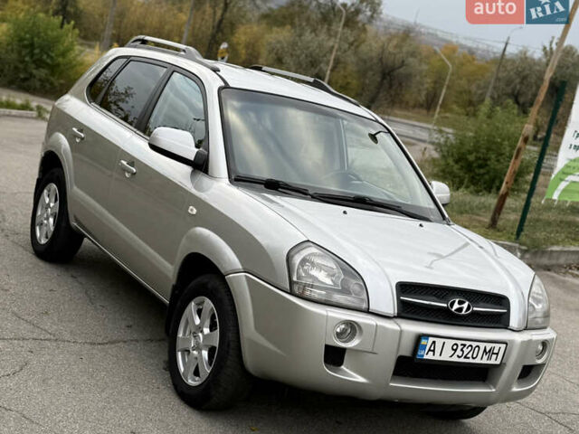 Хендай Туксон 2007 в Запорожье на Automoto.ua Серый Хендай Туксон, объемом двигателя 2 л и пробегом 230 тыс. км за 7900 $, фото 4 на Automoto.ua