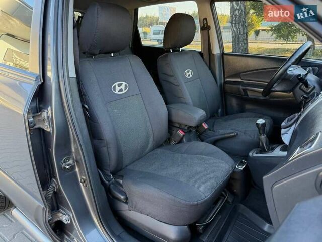 Серый Хендай Туксон, объемом двигателя 1.98 л и пробегом 282 тыс. км за 8350 $, фото 20 на Automoto.ua