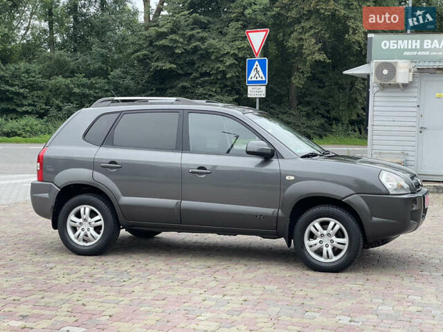 Хендай Туксон 2007 в Калуше на Automoto.ua Серый Хендай Туксон, объемом двигателя 2 л и пробегом 182 тыс. км за 7600 $, фото 6 на Automoto.ua