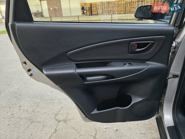 Хендай Туксон 2007 в Луцке на Automoto.ua Серый Хендай Туксон, объемом двигателя 1.98 л и пробегом 120 тыс. км за 7799 $, фото 26 на Automoto.ua