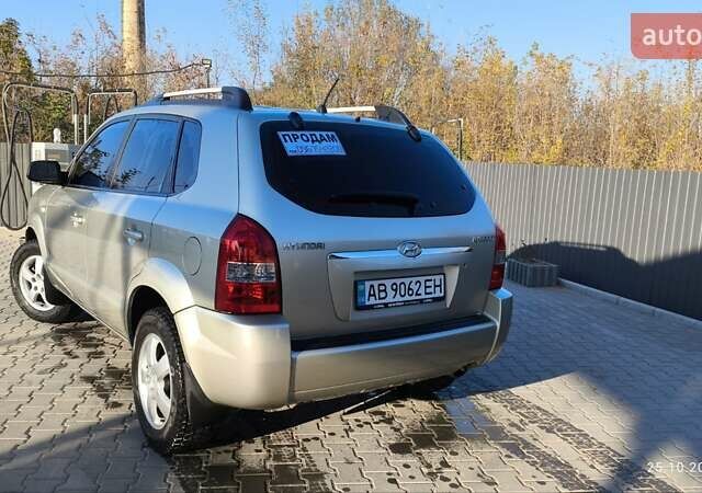 Серый Хендай Туксон, объемом двигателя 1.98 л и пробегом 193 тыс. км за 8400 $, фото 10 на Automoto.ua