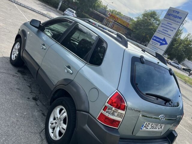 Сірий Хендай Туксон, об'ємом двигуна 2 л та пробігом 170 тис. км за 8700 $, фото 6 на Automoto.ua