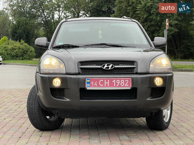 Хендай Туксон 2007 в Калуше на Automoto.ua Серый Хендай Туксон, объемом двигателя 2 л и пробегом 182 тыс. км за 7600 $, фото 3 на Automoto.ua