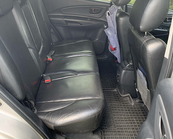 Сірий Хендай Туксон, об'ємом двигуна 1.98 л та пробігом 227 тис. км за 7500 $, фото 19 на Automoto.ua