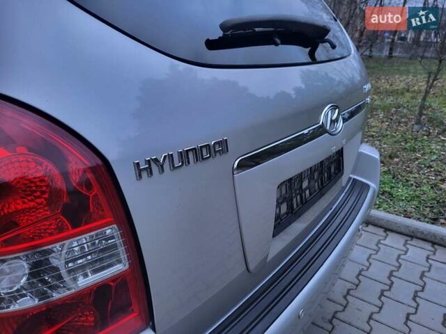 Серый Хендай Туксон, объемом двигателя 2 л и пробегом 240 тыс. км за 8300 $, фото 41 на Automoto.ua