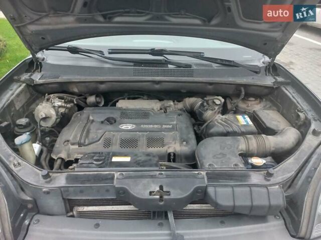 Сірий Хендай Туксон, об'ємом двигуна 2 л та пробігом 190 тис. км за 8600 $, фото 15 на Automoto.ua