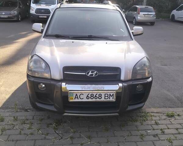 Сірий Хендай Туксон, об'ємом двигуна 1.98 л та пробігом 305 тис. км за 8700 $, фото 7 на Automoto.ua