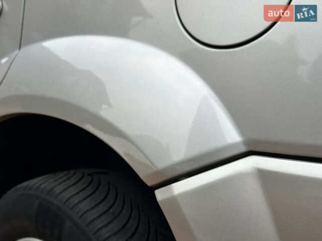 Серый Хендай Туксон, объемом двигателя 1.98 л и пробегом 217 тыс. км за 8500 $, фото 21 на Automoto.ua