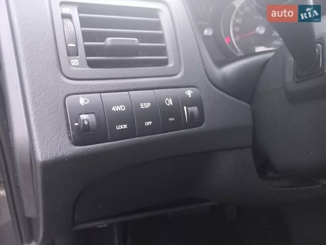 Сірий Хендай Туксон, об'ємом двигуна 2 л та пробігом 190 тис. км за 8600 $, фото 66 на Automoto.ua