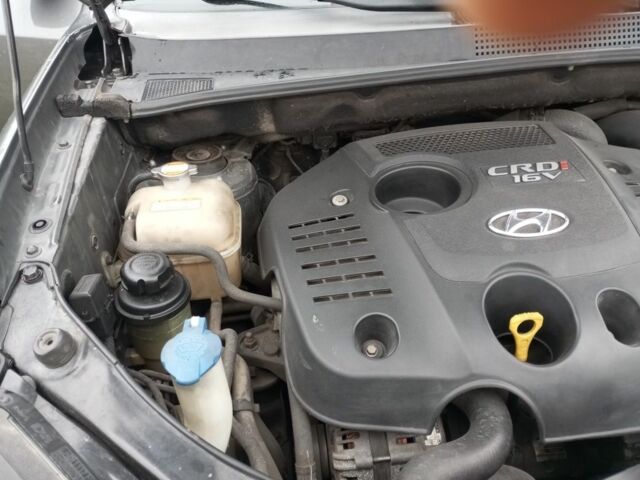 Сірий Хендай Туксон, об'ємом двигуна 2 л та пробігом 267 тис. км за 8300 $, фото 20 на Automoto.ua