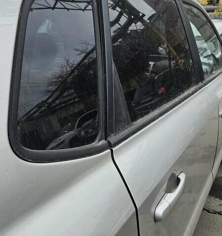 Серый Хендай Туксон, объемом двигателя 2 л и пробегом 330 тыс. км за 4000 $, фото 13 на Automoto.ua