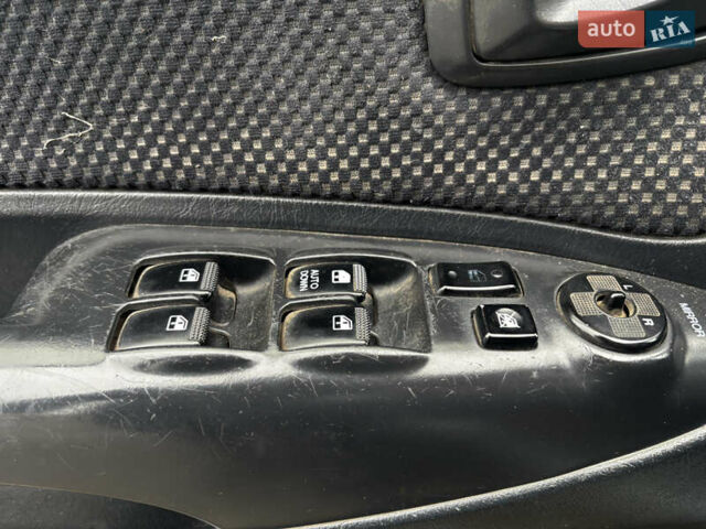 Сірий Хендай Туксон, об'ємом двигуна 2 л та пробігом 255 тис. км за 7600 $, фото 20 на Automoto.ua