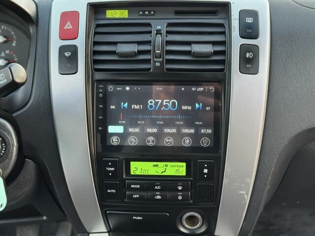 Серый Хендай Туксон, объемом двигателя 2 л и пробегом 167 тыс. км за 7299 $, фото 14 на Automoto.ua