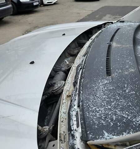 Серый Хендай Туксон, объемом двигателя 2 л и пробегом 330 тыс. км за 4000 $, фото 7 на Automoto.ua