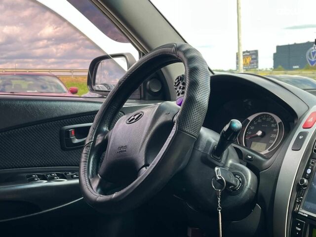 Серый Хендай Туксон, объемом двигателя 2 л и пробегом 255 тыс. км за 7490 $, фото 13 на Automoto.ua