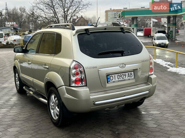 Сірий Хендай Туксон, об'ємом двигуна 2 л та пробігом 257 тис. км за 6550 $, фото 9 на Automoto.ua