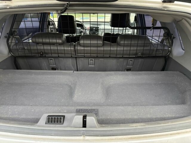 Серый Хендай Туксон, объемом двигателя 2 л и пробегом 175 тыс. км за 3400 $, фото 7 на Automoto.ua