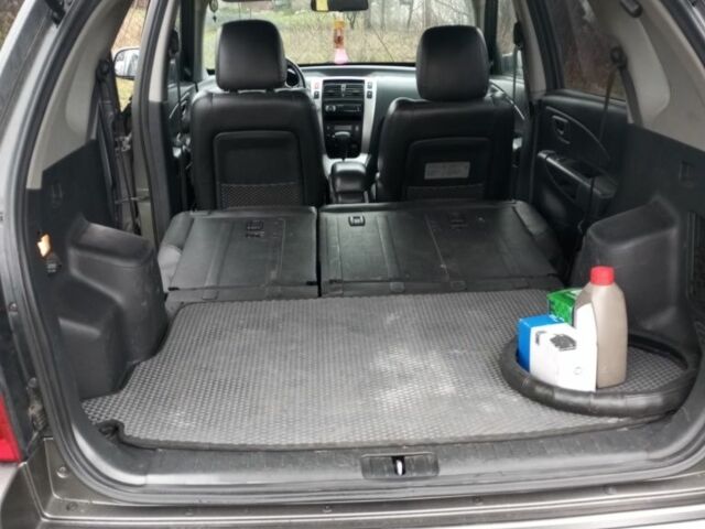 Сірий Хендай Туксон, об'ємом двигуна 2 л та пробігом 267 тис. км за 8300 $, фото 5 на Automoto.ua