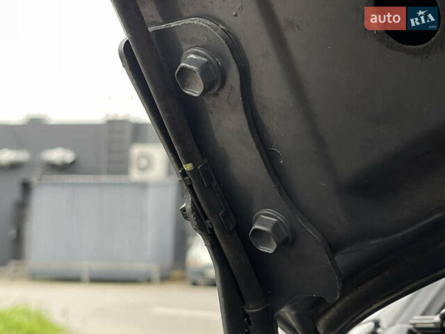 Серый Хендай Туксон, объемом двигателя 2 л и пробегом 182 тыс. км за 7600 $, фото 53 на Automoto.ua