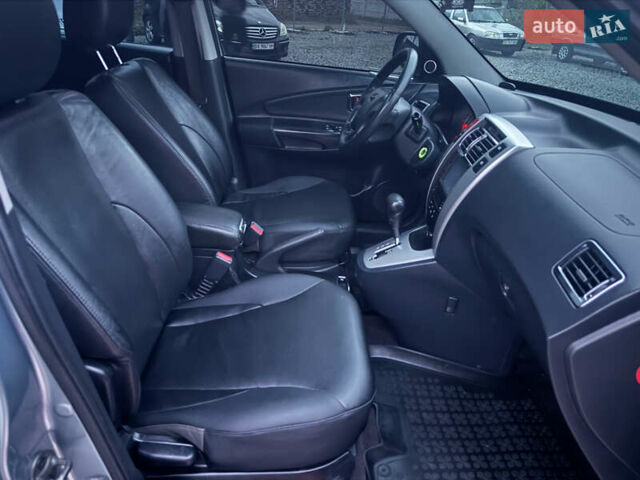 Хендай Туксон 2007 у Хмельницькому на Automoto.ua Сірий Хендай Туксон, об'ємом двигуна 1.98 л та пробігом 216 тис. км за 7900 $, фото 48 на Automoto.ua