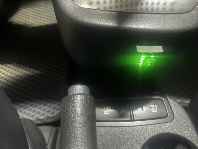 Серый Хендай Туксон, объемом двигателя 2 л и пробегом 152 тыс. км за 10000 $, фото 6 на Automoto.ua