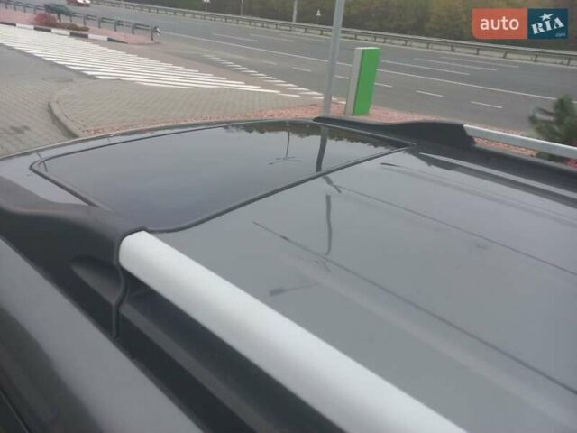 Сірий Хендай Туксон, об'ємом двигуна 2 л та пробігом 190 тис. км за 8600 $, фото 28 на Automoto.ua