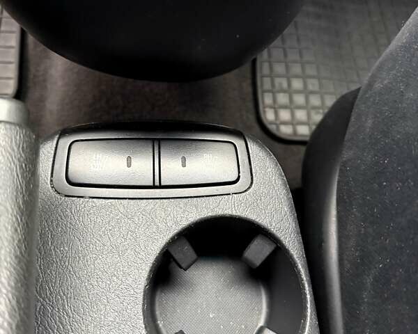 Серый Хендай Туксон, объемом двигателя 1.98 л и пробегом 218 тыс. км за 7900 $, фото 14 на Automoto.ua