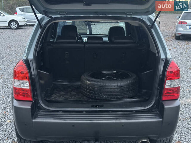Хендай Туксон 2007 у Хмельницькому на Automoto.ua Сірий Хендай Туксон, об'ємом двигуна 1.98 л та пробігом 216 тис. км за 7900 $, фото 22 на Automoto.ua