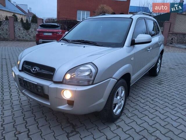 Серый Хендай Туксон, объемом двигателя 2 л и пробегом 240 тыс. км за 8300 $, фото 20 на Automoto.ua